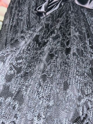 Vestido de firma negro encaje lazo fiesta