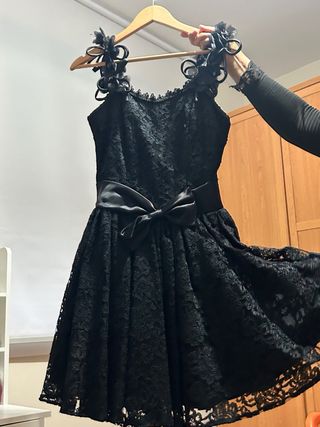 Vestido de firma negro encaje lazo fiesta