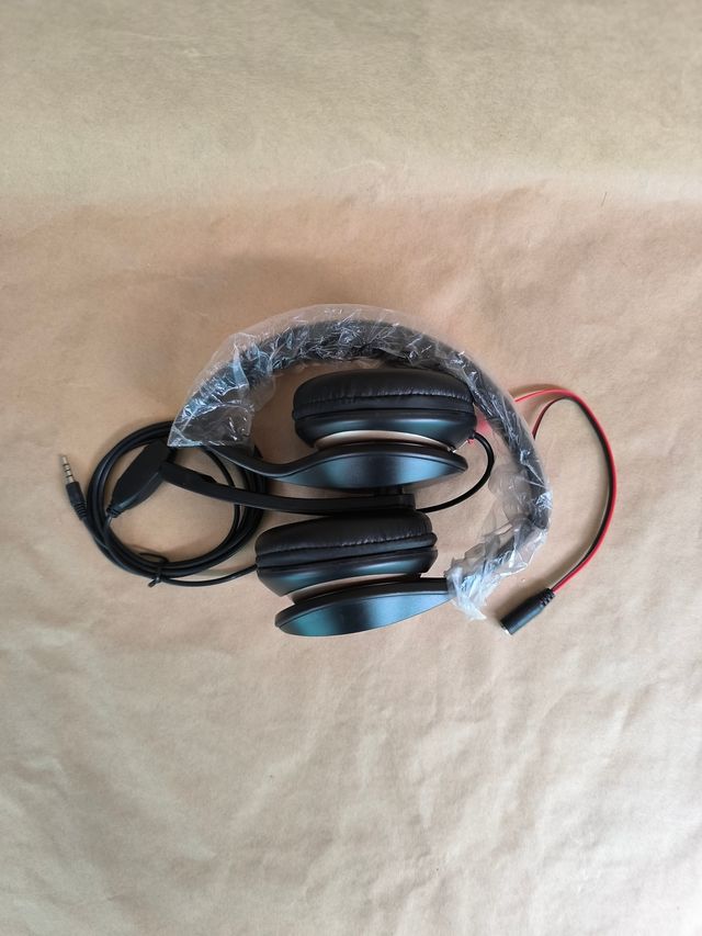 Auriculares gaming V6 con micrófono 3.5 mm — Nuevo