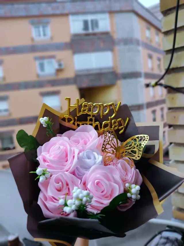 Flores hechas a mano para cumpleaños