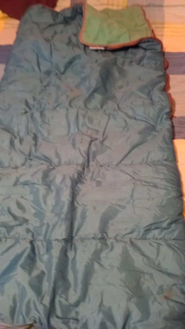 Saco de dormir azul y verde