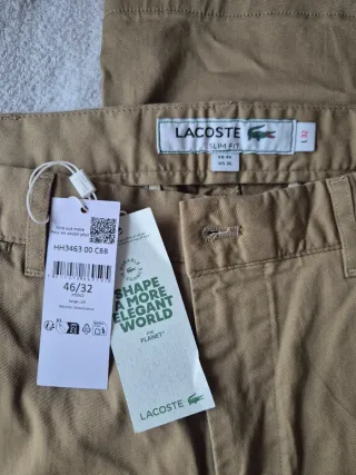 Pantalón Chino Beige Lacoste Hombre