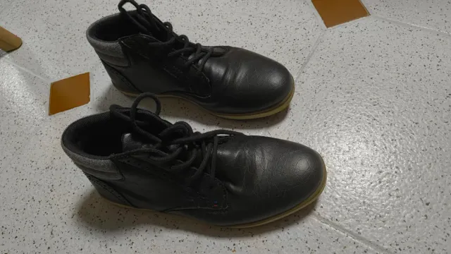 Botines hombre negros y grises