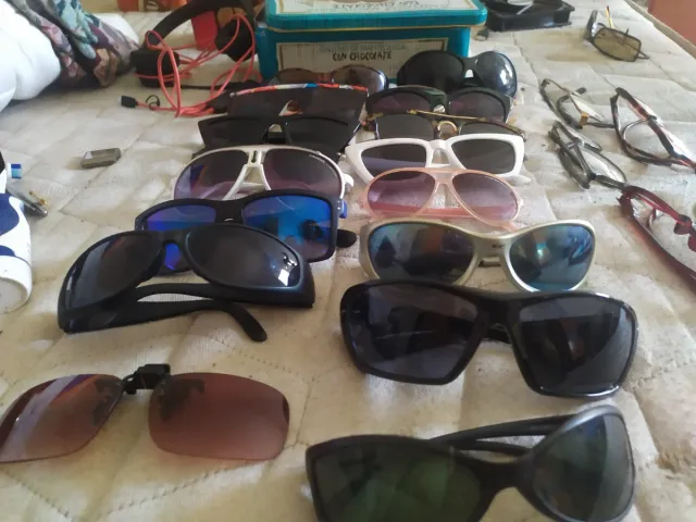 Lote de gafas de sol 16 unidades