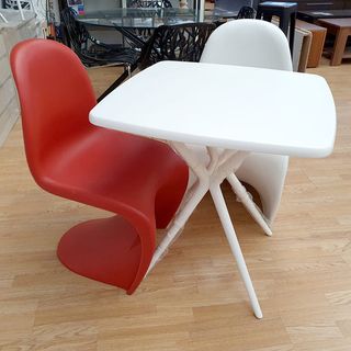 Silla Panton Burdeos Nueva