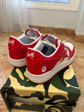 Zapatillas Bapesta Rojas y Blancas Talla 42