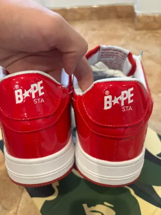 Zapatillas Bapesta Rojas y Blancas Talla 42
