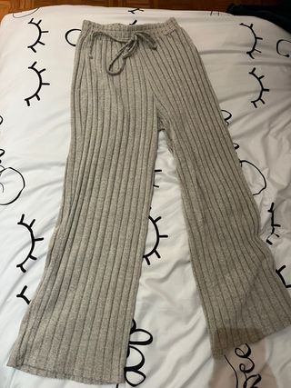 Pantalones grises de canalé