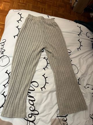 Pantalones grises de canalé