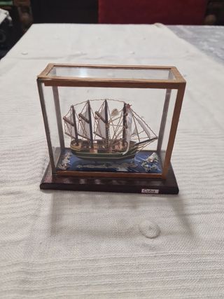Maqueta Velero Cubano en Vitrina