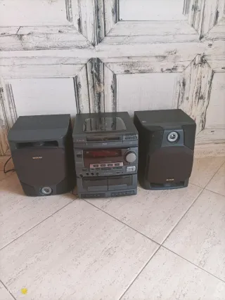 Mini cadena Aiwa NSX-V500 CD/Doble Cassette