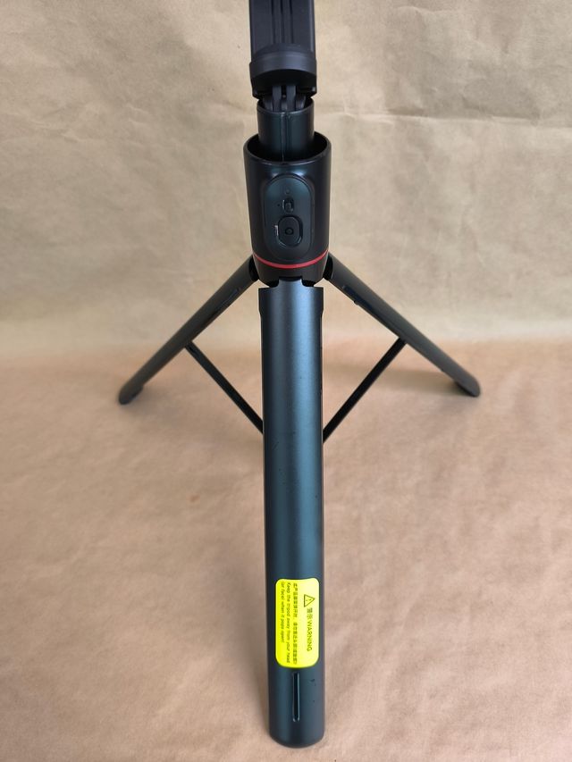 Palo selfie TT01 con trípode integrado — Nuevo