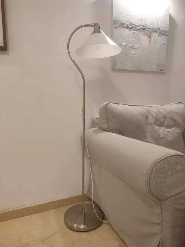 Lámpara de pie acero y cristal