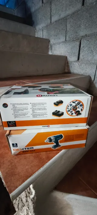 Llave de impacto con cargador y batería