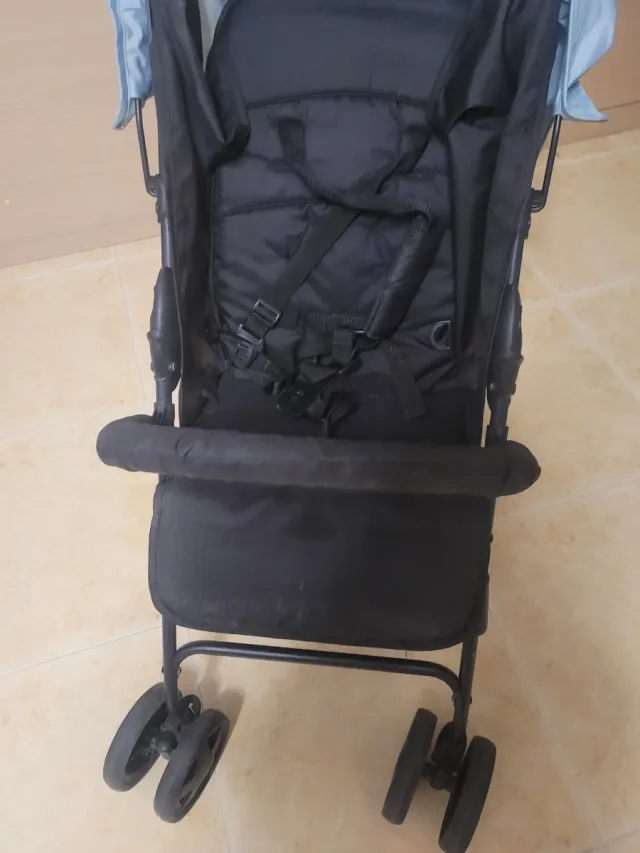 Carrito de bebé negro hauck sport