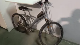 Bicicleta B'Twin Gris 26 pulgadas