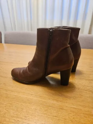 Botines de piel marrones Wonders talla 39
