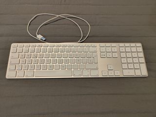 Teclado Apple Alámbrico Extendido Plata