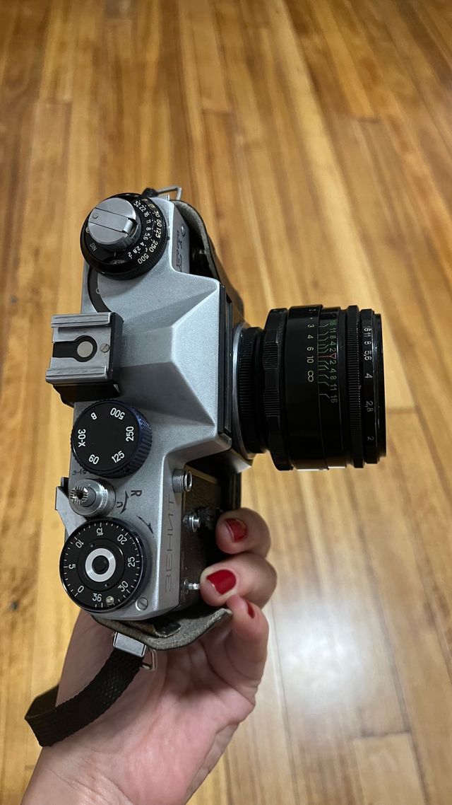 Cámara Zenit ET + Objetivo Helios 44-2