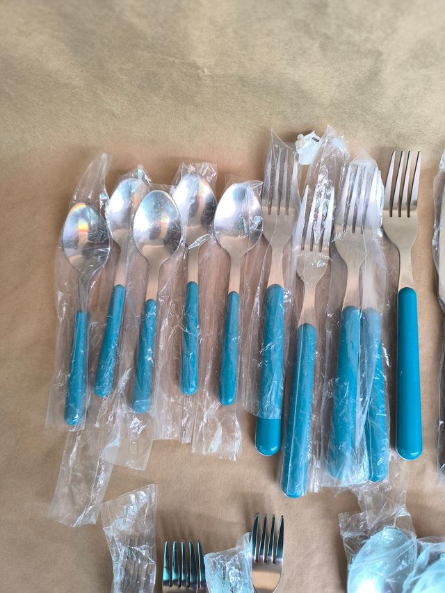 Cubertería acero inoxidable mango turquesa — Nueva