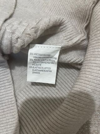 Chaqueta beige con cuello de pelo