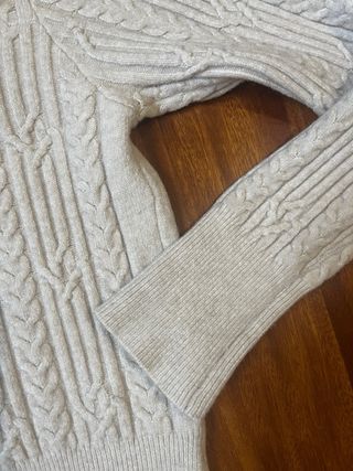 Chaqueta beige con cuello de pelo