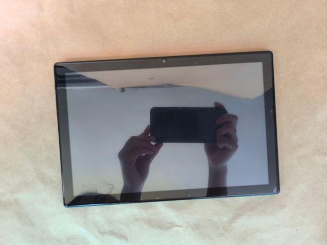 Tablet Android con accesorios – Nueva