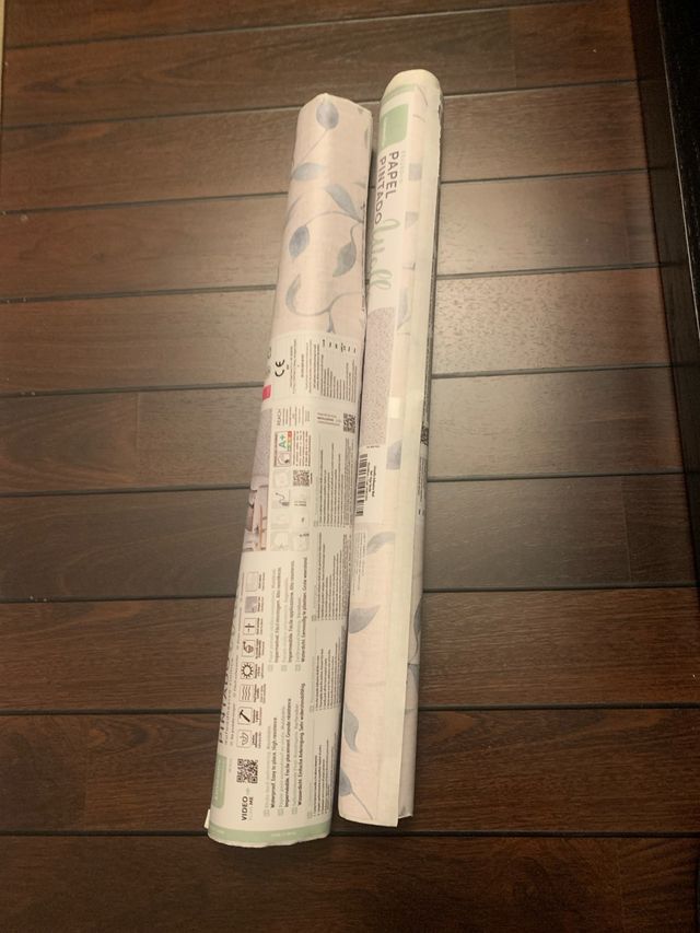 Papel pintado autoadhesivo vinílico (dos rollos )