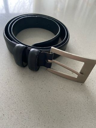 Cinturón de piel azul marino