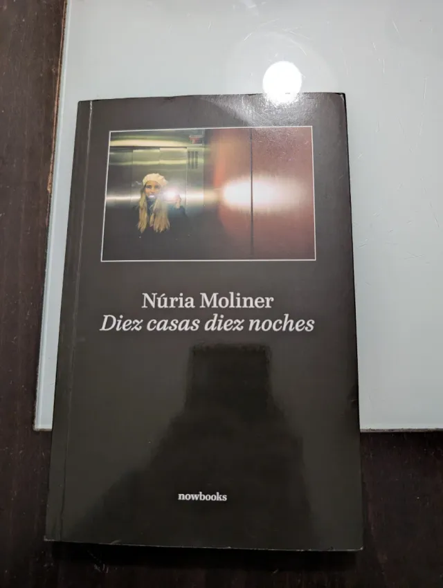 Diez casas diez noches