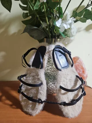 Sandalias Zara Beige y Negro