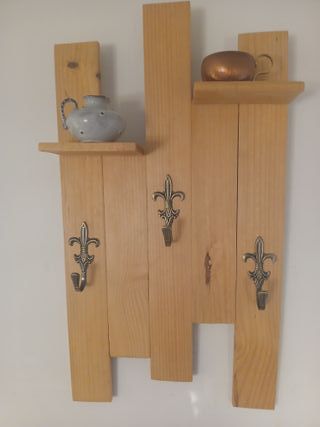 Percheros rústicos de madera