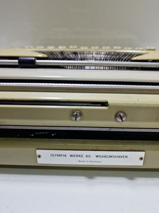 Máquina de escribir Olympia Splendid 33