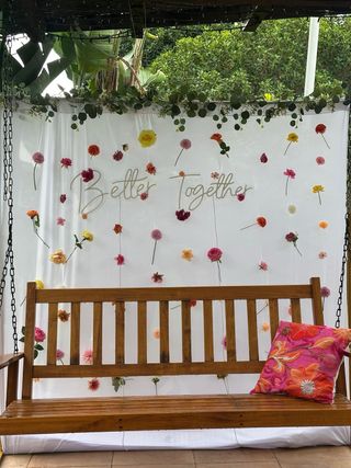 Photocall con neon Better Together para evento