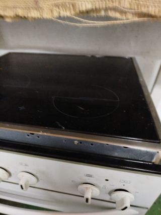 Horno y vitrocerámica blanca