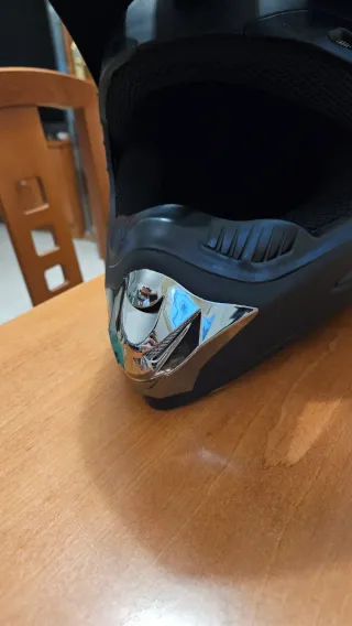 Casco NUEVO Talla M Negro mate + Guantes