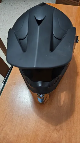 Casco NUEVO Talla M Negro mate + Guantes