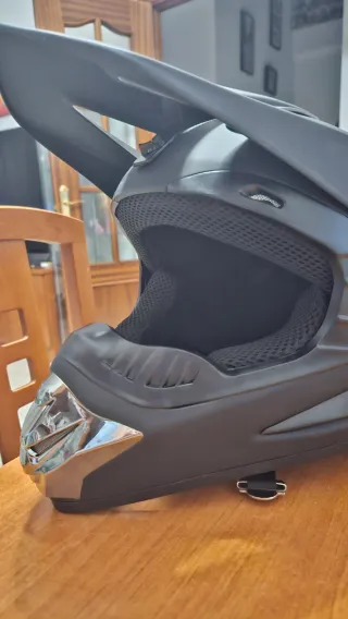 Casco NUEVO Talla M Negro mate + Guantes