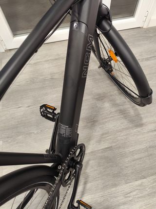 Bicicletta elettrica NCM C7 nera