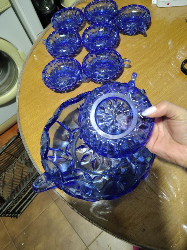 Set di bicchieri in cristallo blu antico