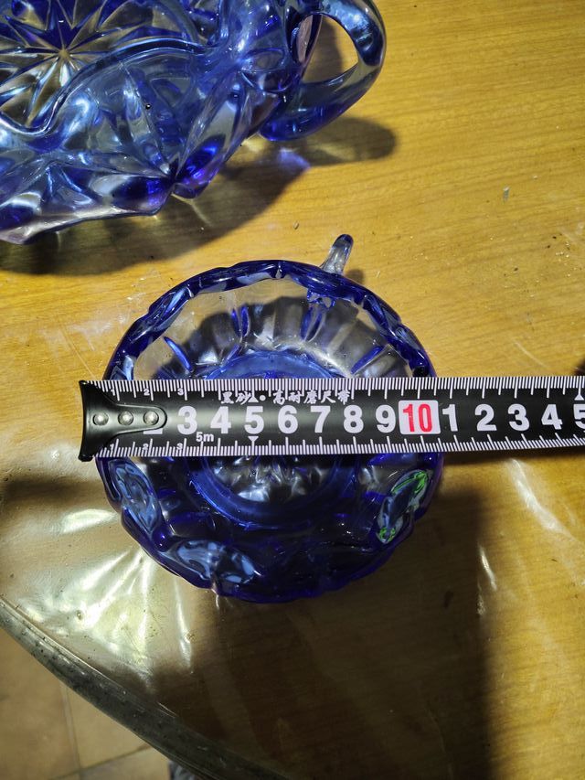 Set di bicchieri in cristallo blu antico