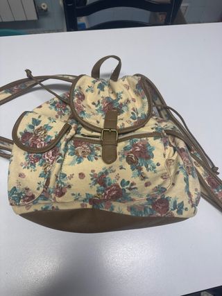 Mochila floral beige y multicolor