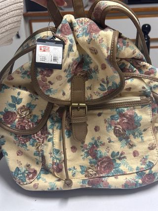 Mochila floral beige y multicolor