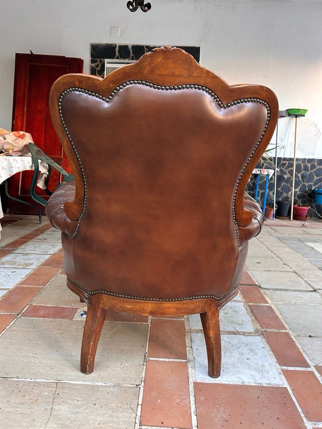 Sillón Vintage Cuero Estructura Madera