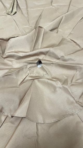 Techo de sombrilla marrón