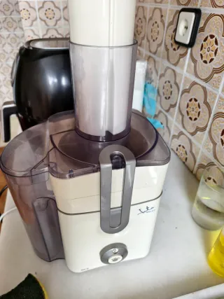 Spremiagrumi Jata bianco e trasparente