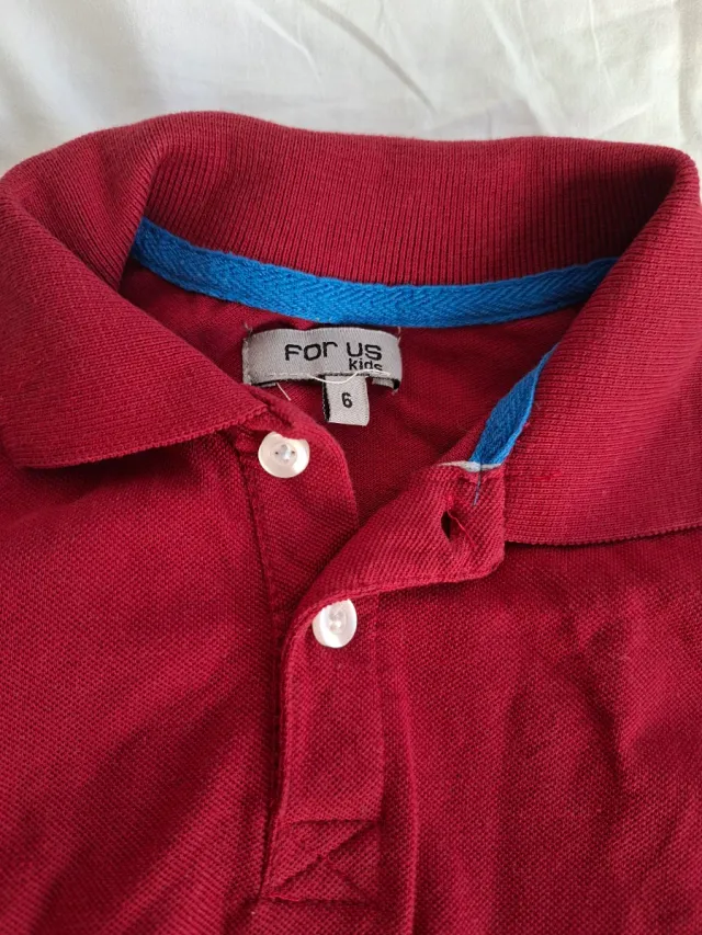 Conjunto niño polo rojo y vaqueros grises