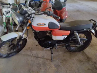 Moto Hanway RAW 125 Blanca y Naranja