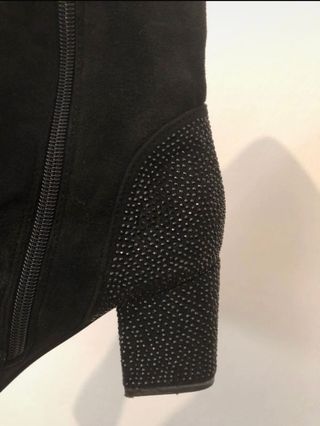 Stivali alti in camoscio nero