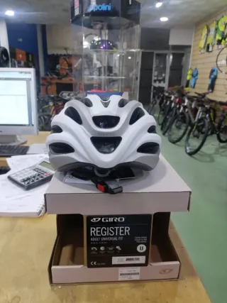 Casco Giro Register